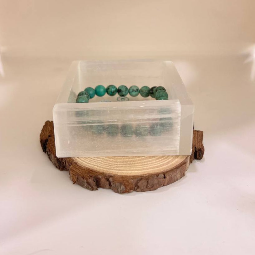 SELENITE SEVEN CHAKRA BOX (CRYSTAL CHARGING)