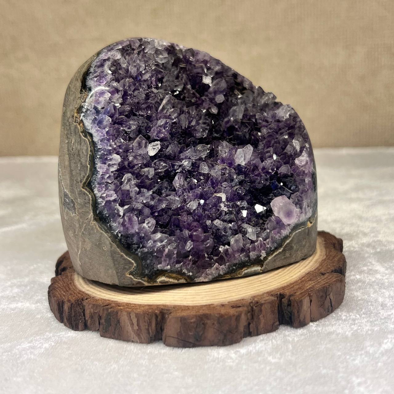 AMETHYST GEODES (PROTECTION & POSTIVITY)