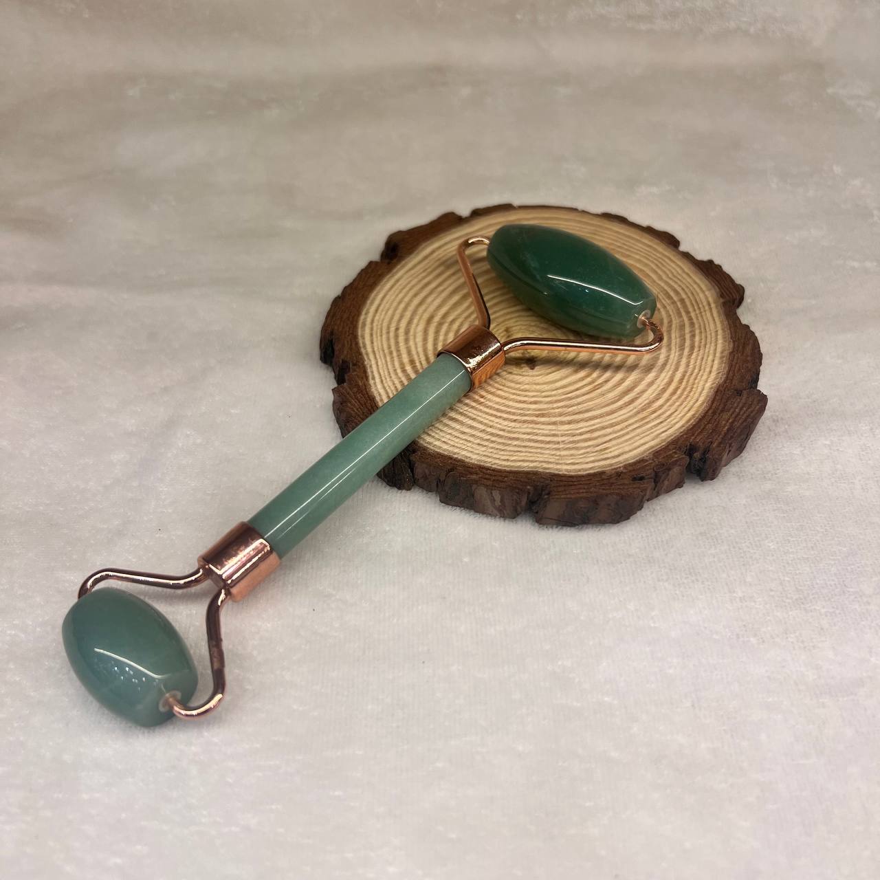 GREEN JADE CRYSTAL FACE ROLLER (GLOW SKIN AND RELAXATION)