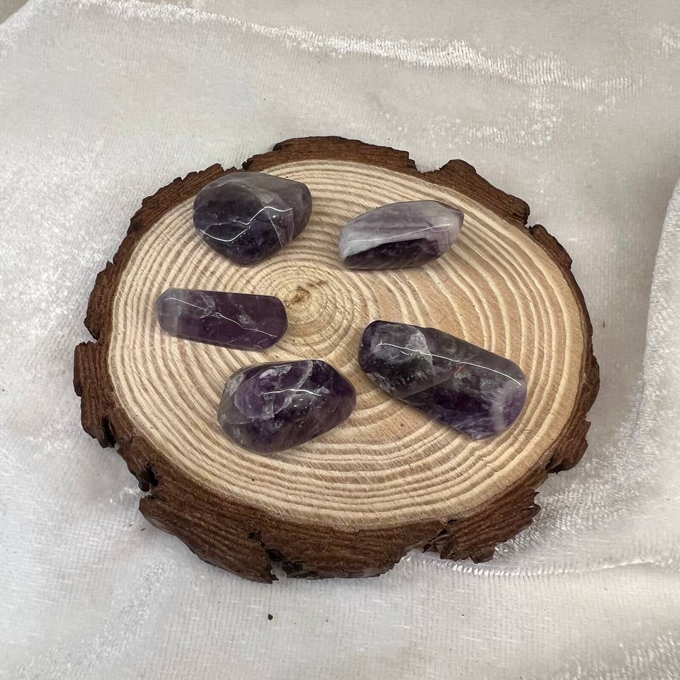 AMETHYST TUMBLE STONE (CLARITY AND MENTAL FOCUS)