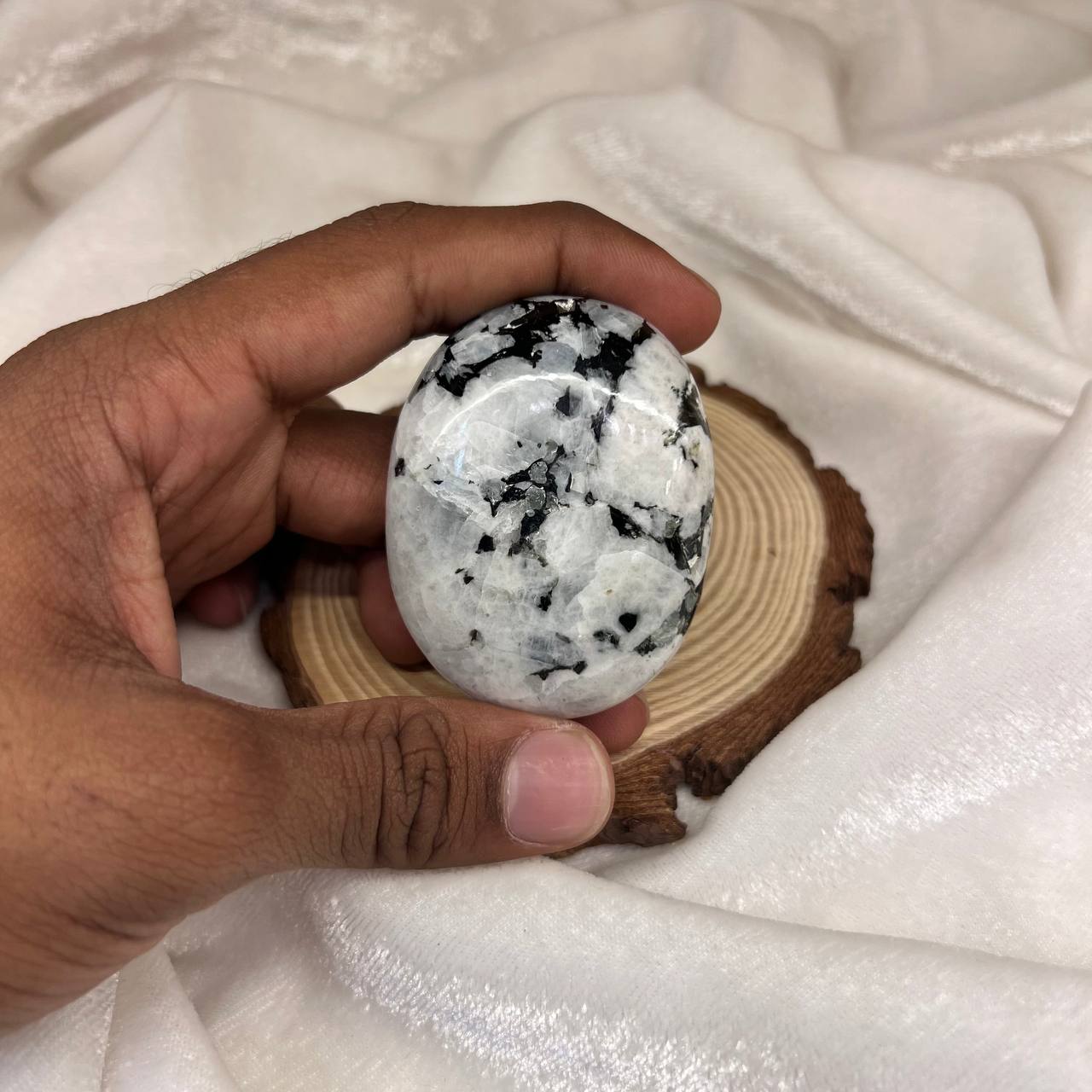 RAINBOW MOON STONE PALM STONE (GROUNDING AND STABALIZING)