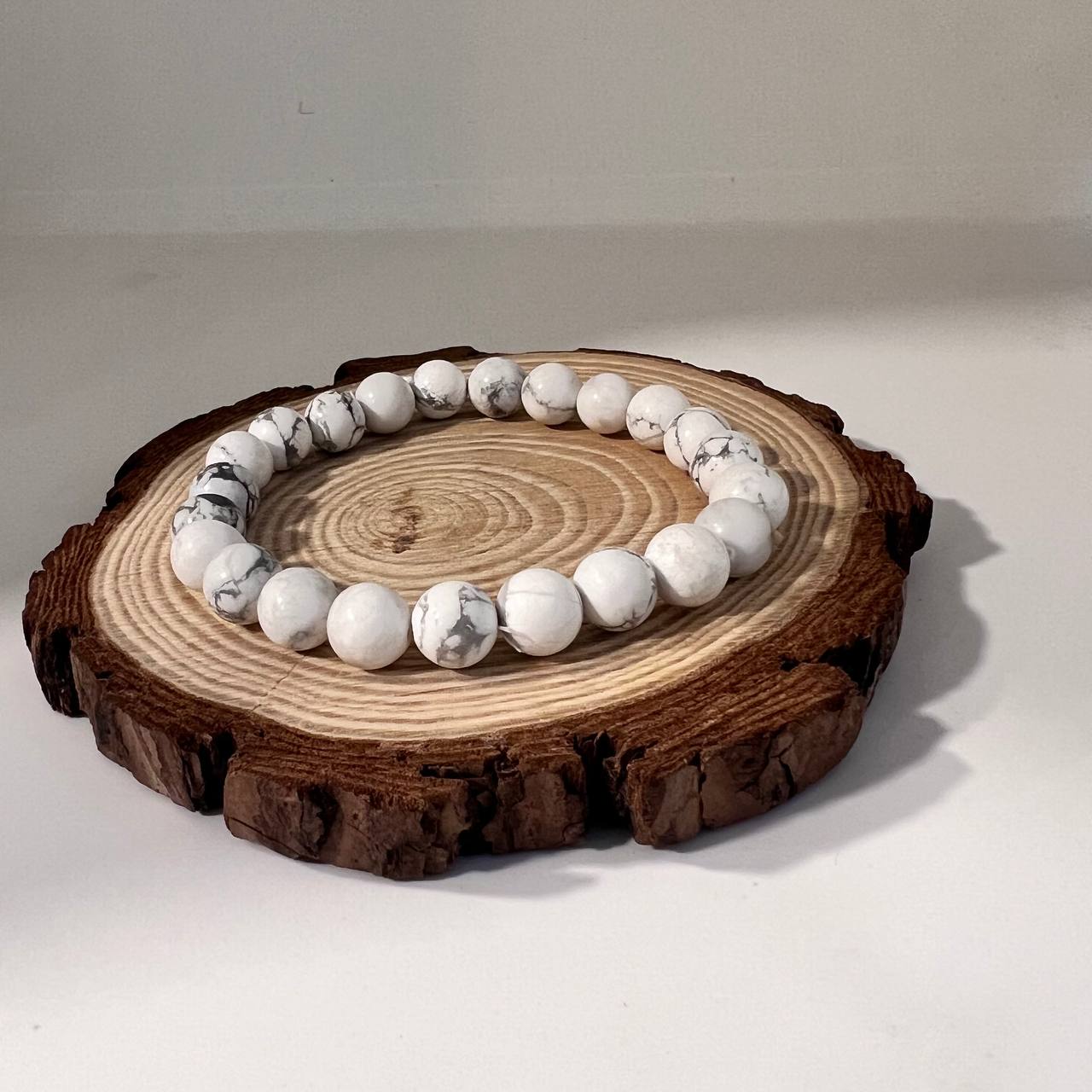HOWLITE CRYSTAL BRACELET (CALMING AND STRESS RELIEF)