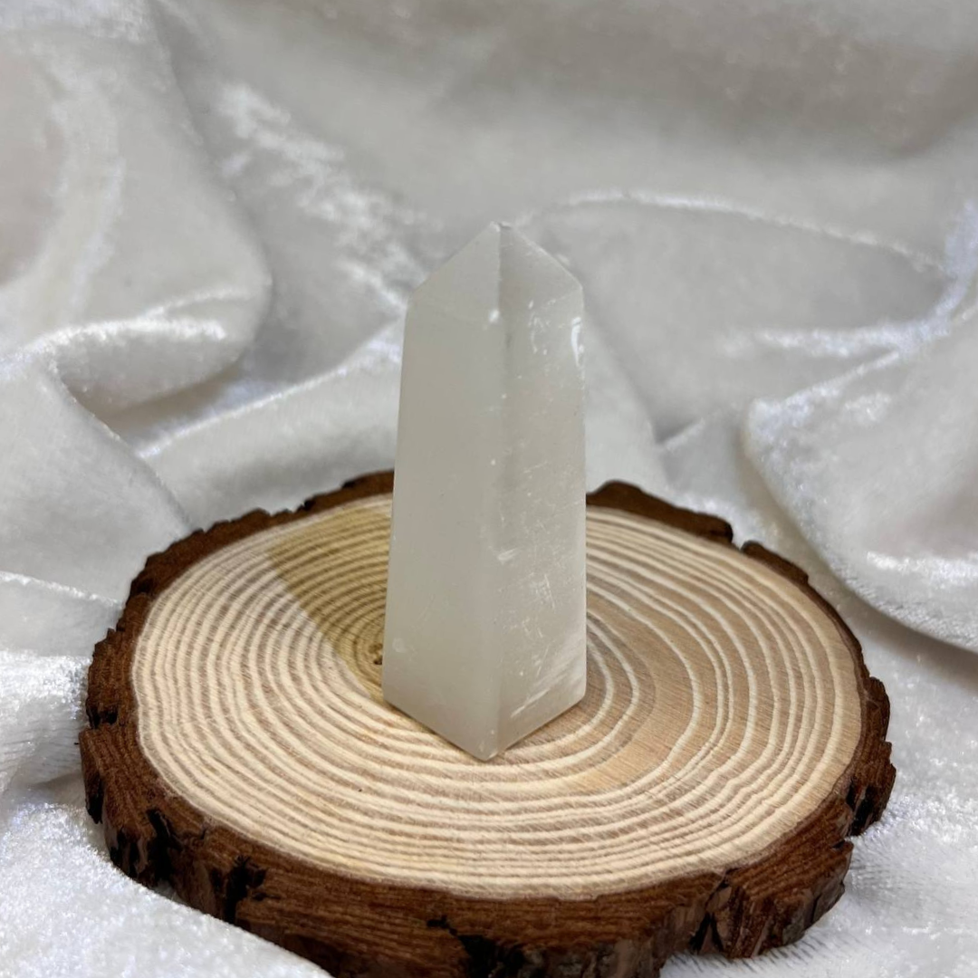 SELENITE CRYSTAL TOWER (CLEANSING AND SPIRTUALITY)